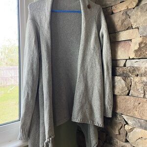 Women's Gray Open Front Sweater some fringe button decoration speckle’s color